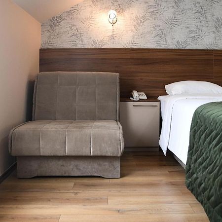 Hotel Garden Нови Сад Екстериор снимка