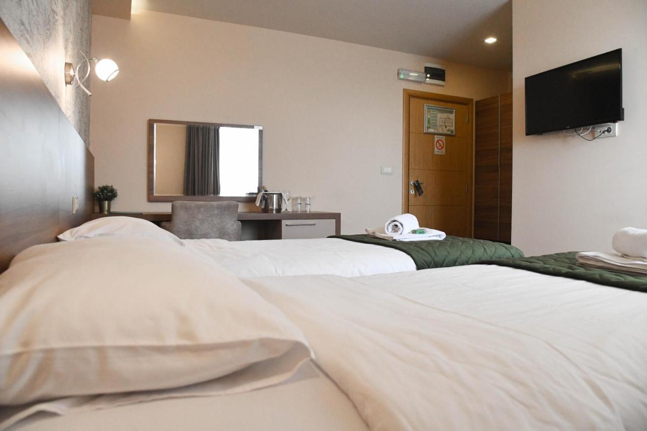 Hotel Garden Нови Сад Екстериор снимка
