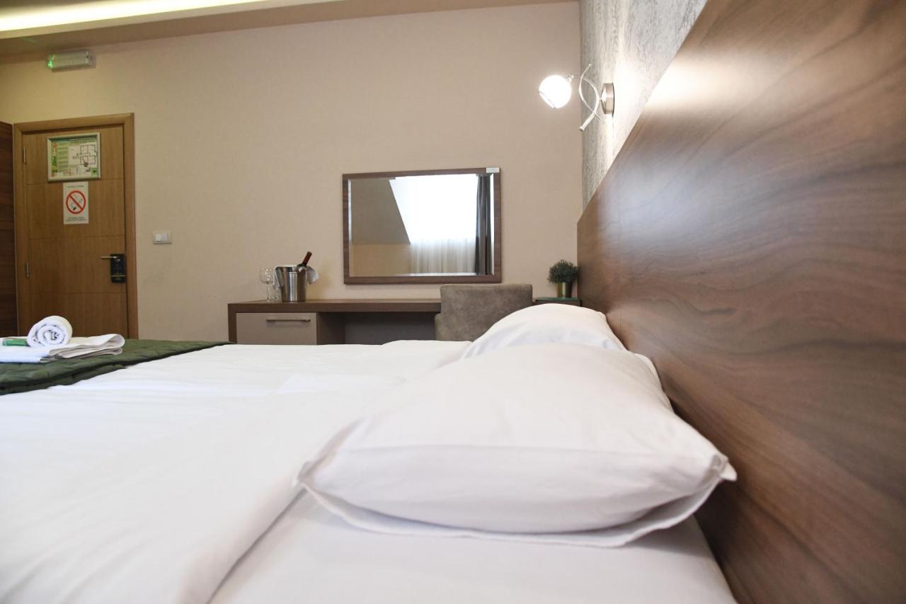 Hotel Garden Нови Сад Екстериор снимка