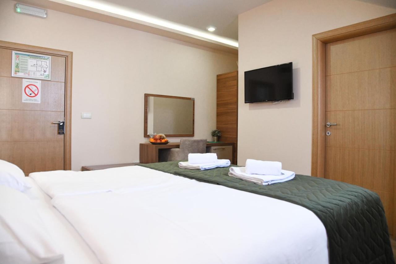 Hotel Garden Нови Сад Екстериор снимка