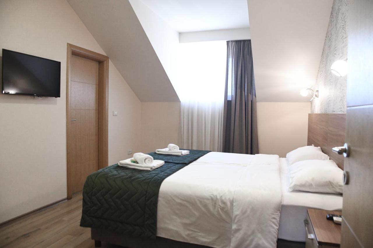Hotel Garden Нови Сад Екстериор снимка