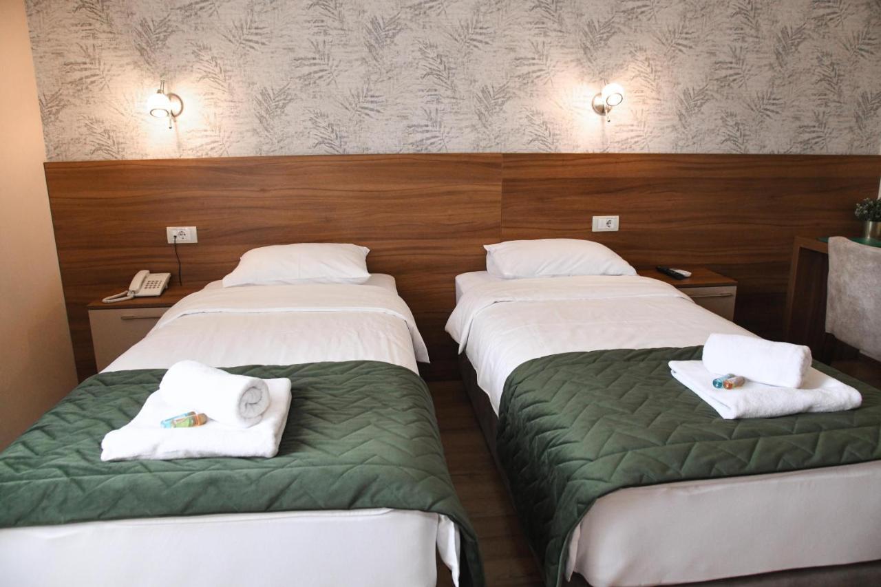 Hotel Garden Нови Сад Екстериор снимка