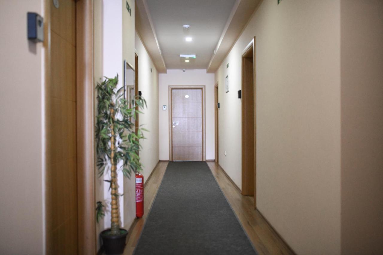 Hotel Garden Нови Сад Екстериор снимка