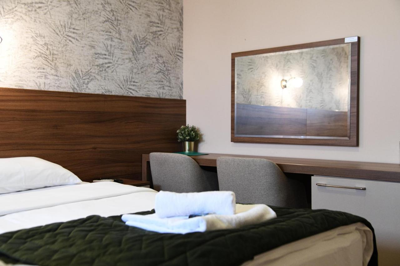Hotel Garden Нови Сад Екстериор снимка