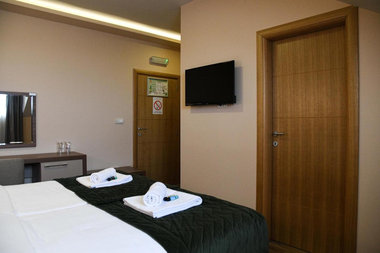 Hotel Garden Нови Сад Екстериор снимка