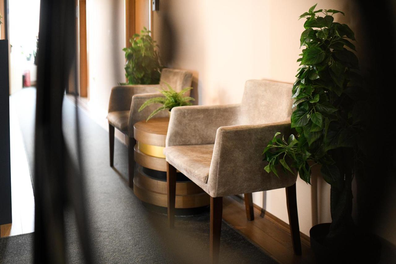 Hotel Garden Нови Сад Екстериор снимка